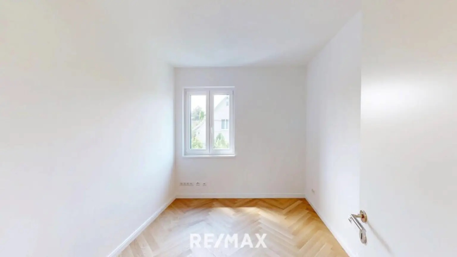 ETWAS GANZ BESONDERES Neuwertige Villa in Grün und Ruhelage mit gepflegtem Garten in privilegierter Lage Wien 1210