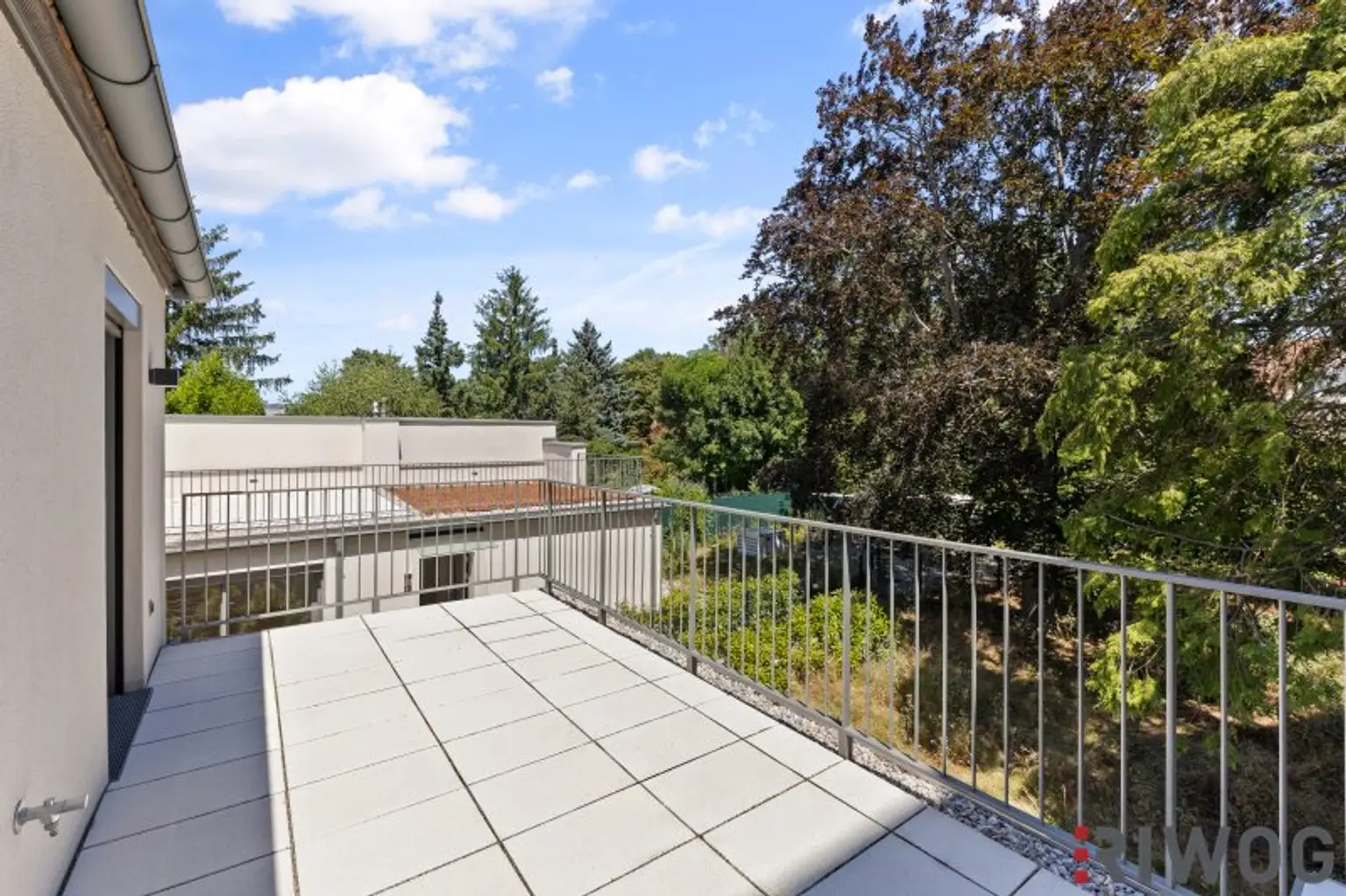 Eckreihenhaus mit wunderschönen Garten und hochwertiger Ausstattung
