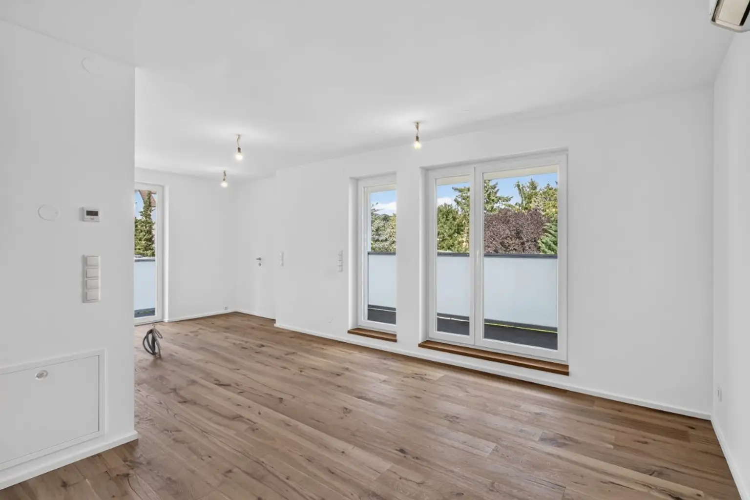E | THE GREEN 15 ++  ZWEI ZIMMER mit BALKON im DG | Prima Service Immobilien