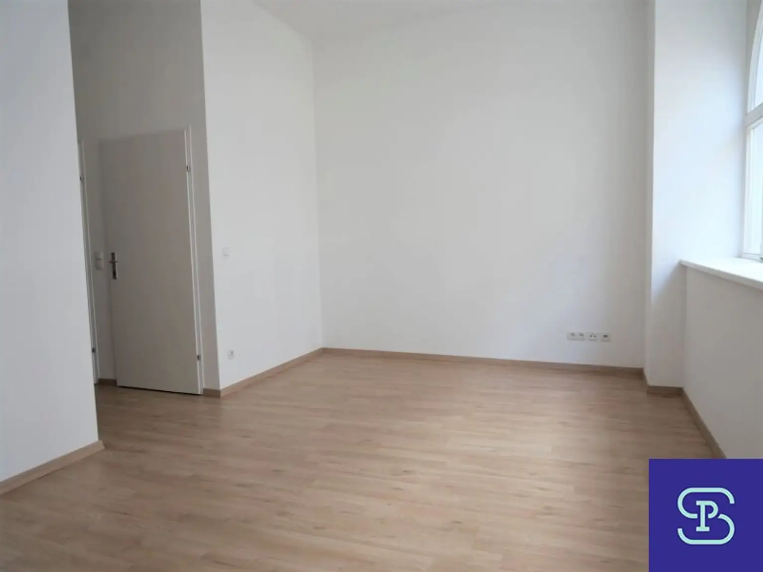 Provisionsfrei: Unbefristeter 55m² Altbau + 25m² Terrasse im topsaniertem Stilaltbau - 1070 Wien!