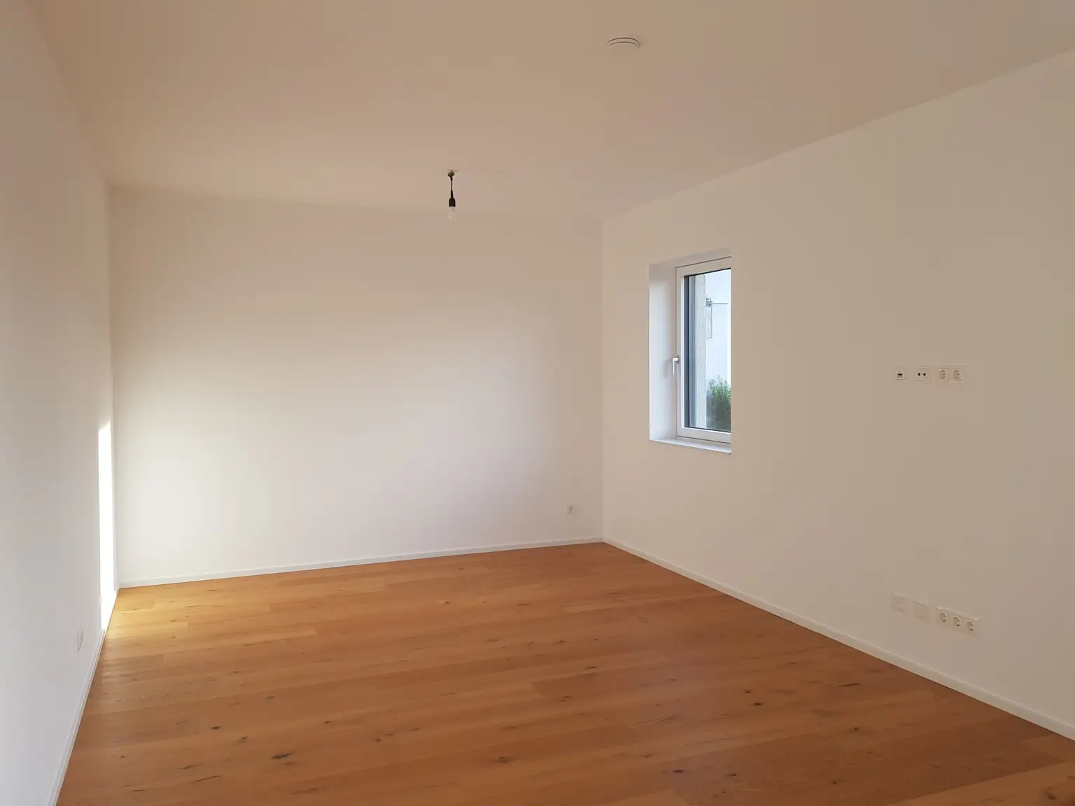 PERFEKTES, MODERNES, NEUES TRAUMHAUS IM ERSTBEZUG AM FELSER SEE