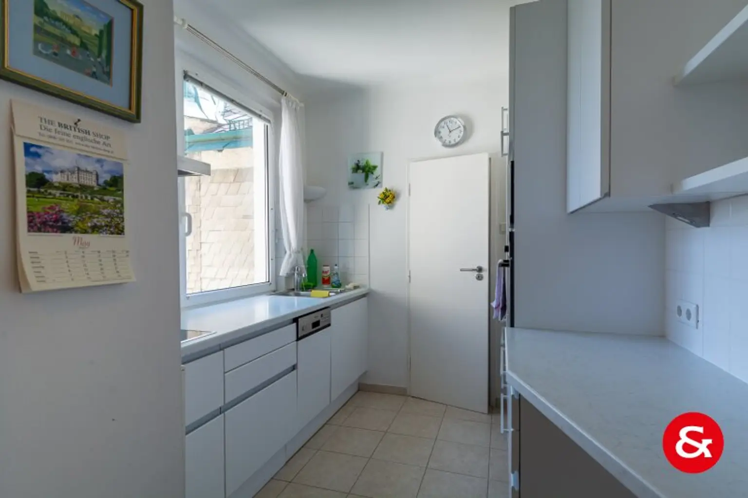 DREIZIMMERWOHNUNG IN RUHELAGE  UND TOLLEM GRÜNBLICK!
