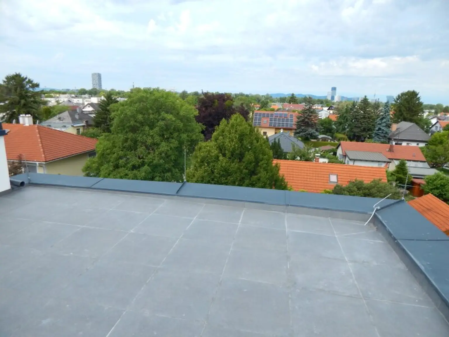 Mit dem Aufzug direkt in die Dachterrassenwohnung mit neuer komplett Küche - Erstbezug nähe Mühlwasser