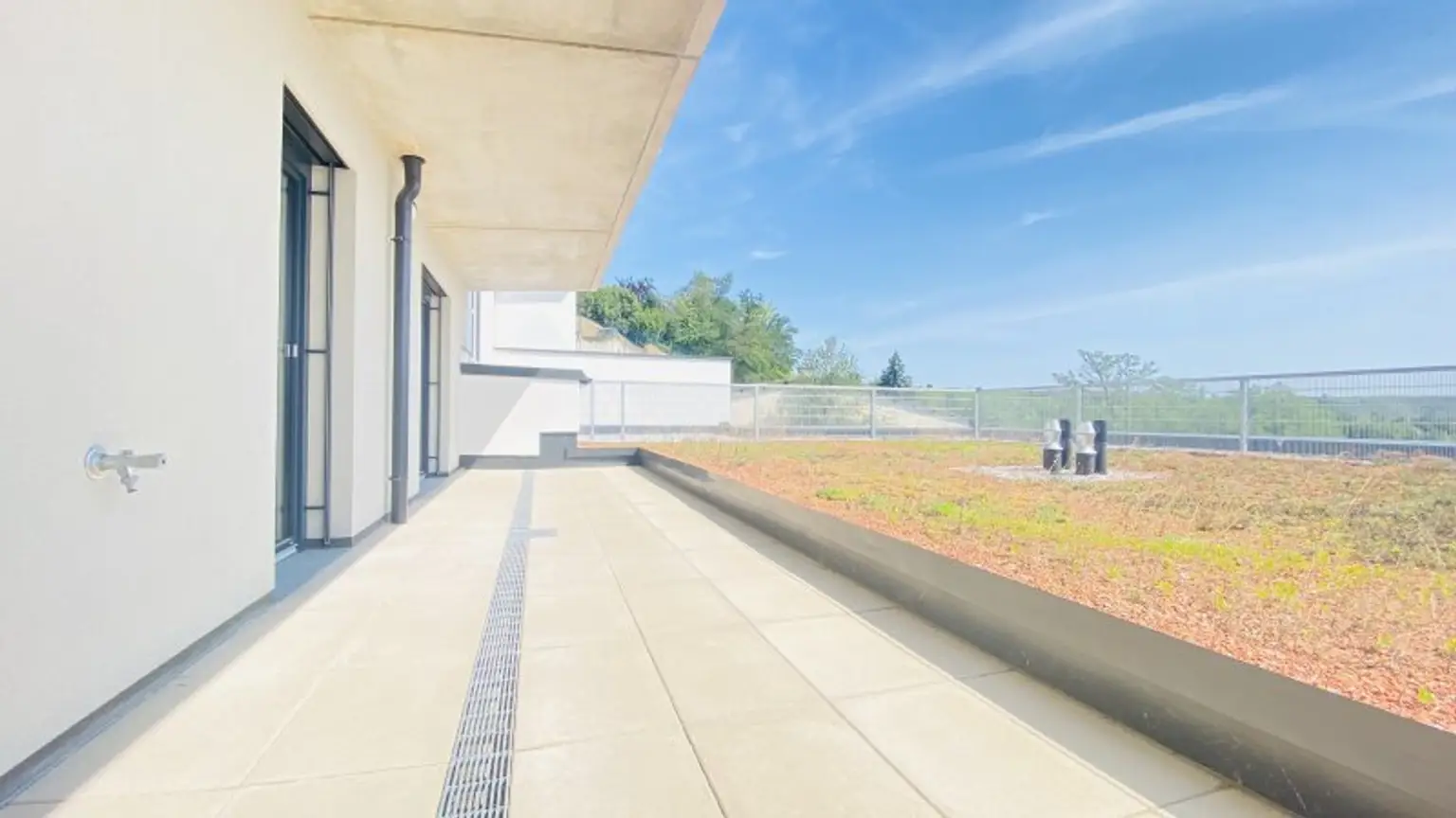 Neubau Erstbezug Drei Zimmer Terrassenwohnung mit Fernblick