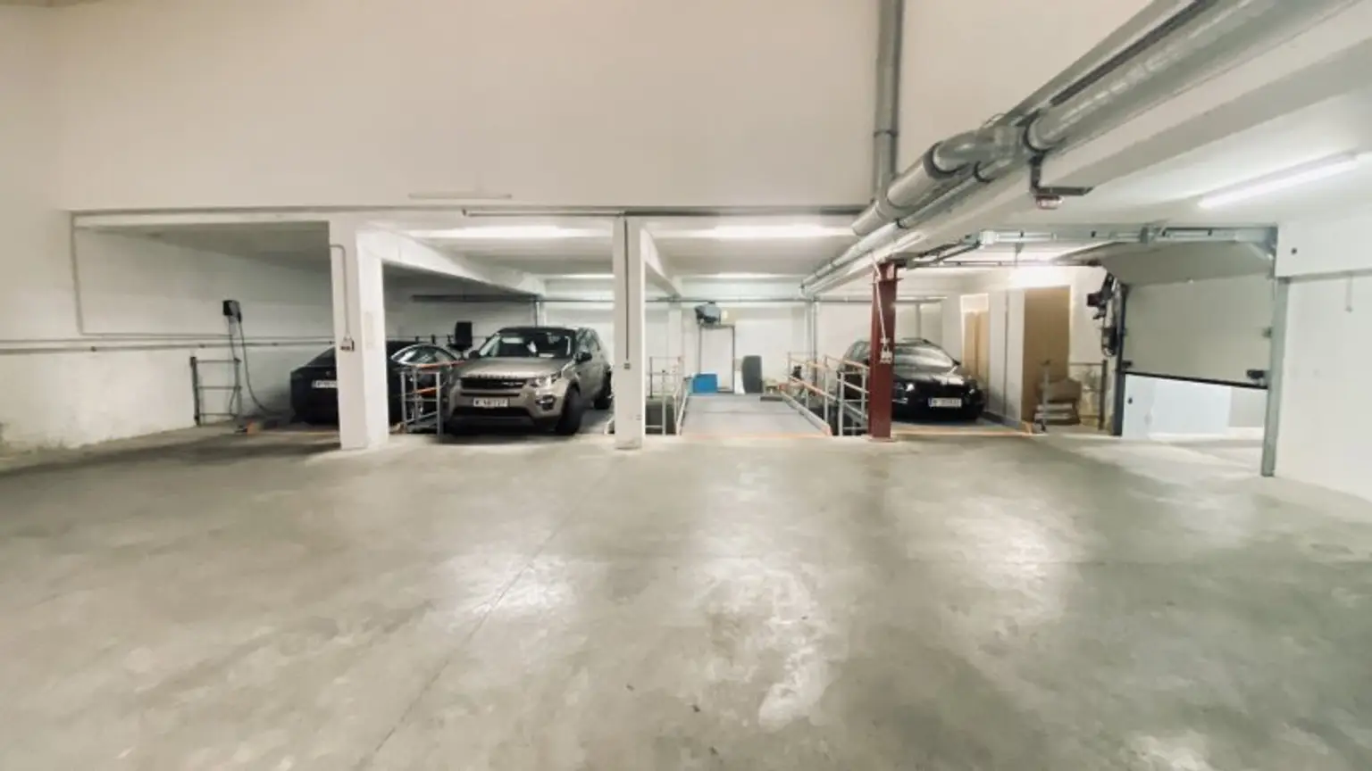 Schöne 4 Zimmer Wohnung mit Terrasse. Nähe Mariahilfer Straße