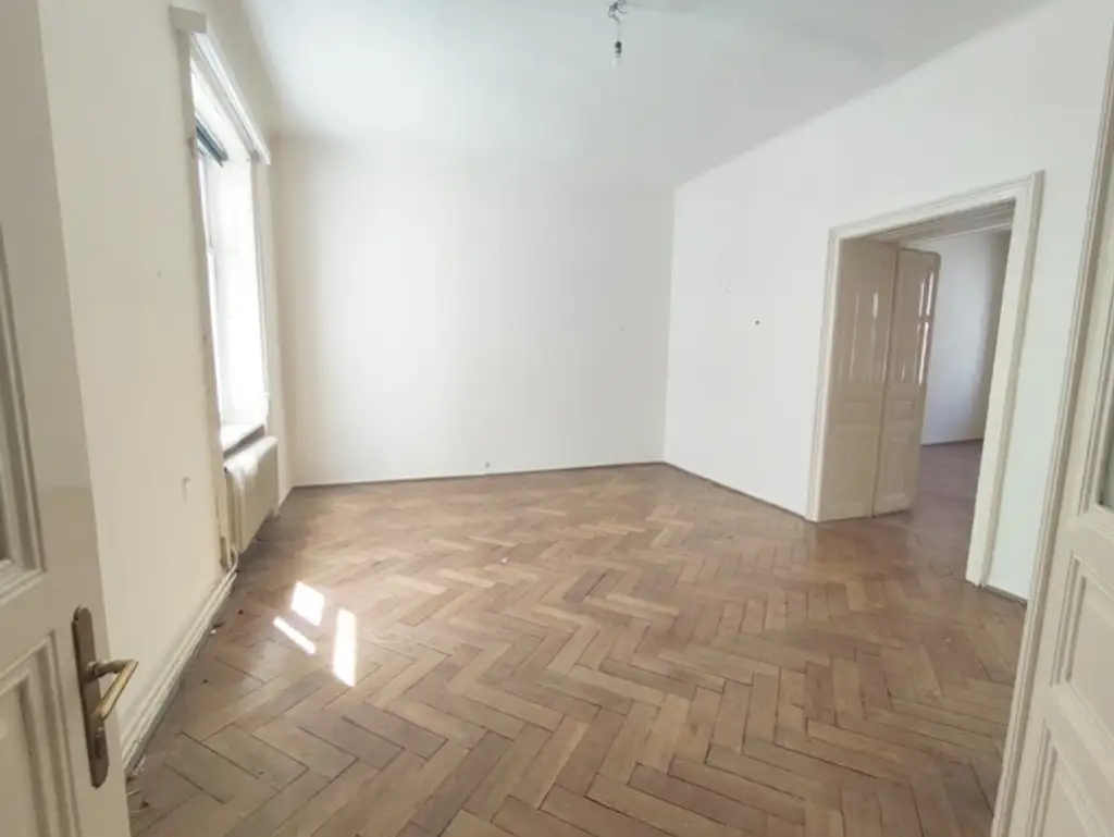 Hörlgasse! Großzügige Altbauwohnung zum selbst gestalten im 3. Liftstock in zentraler Citylage!
