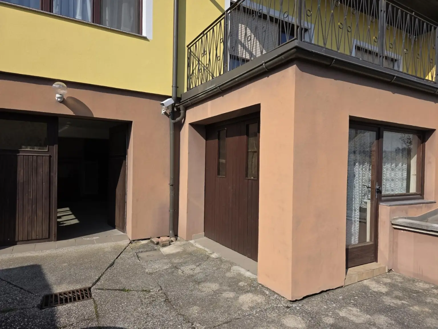 26 EFH 2004 Garage-Verkaufsraum