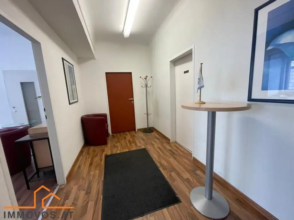 SANIERTES BÜRO IM FREIHAUSVIERTEL - 2 EINGÄNGE - 1. und 3. Stock frei