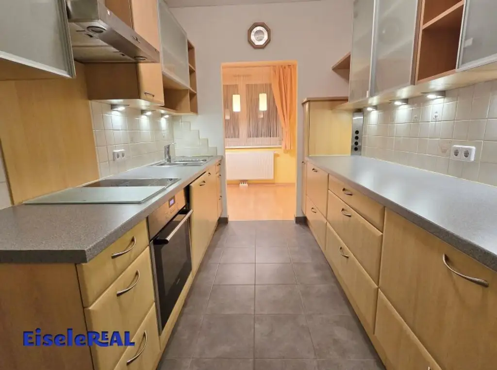 Tolle 3 Zimmer Wohnung – Balkon - Tiefgaragenplatz