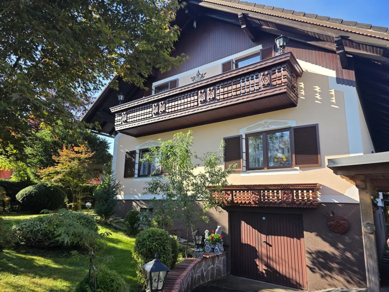 Solides, sauberes, gepflegtes Wohnhaus