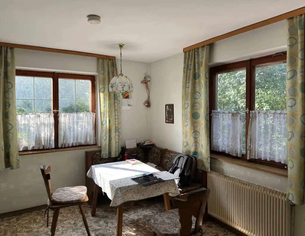 Gelegenheit! Top - Grundstück mit Altbestand im Zentrum von Radfeld