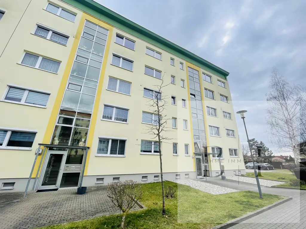 Investmentgelegenheit: zwei Eigentumswohnungen mit Stellplätzen und Balkonen