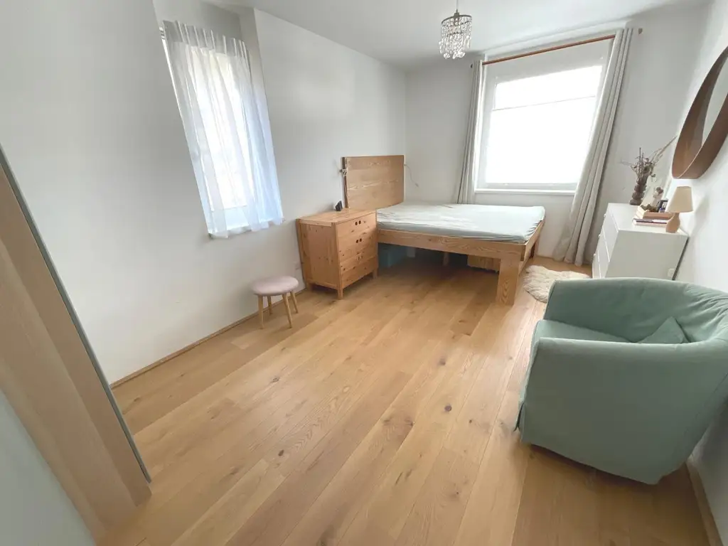 TRAUMHAFTE 4 ZIMMER WOHNUNG MIT BALKON UND GARAGENPLATZ