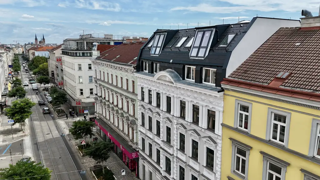 Exklusiver Erstbezug: Neubau & Altbau I Außenflächen I Moderne Ausstattung I Sonderwünsche in Absprache noch möglich I