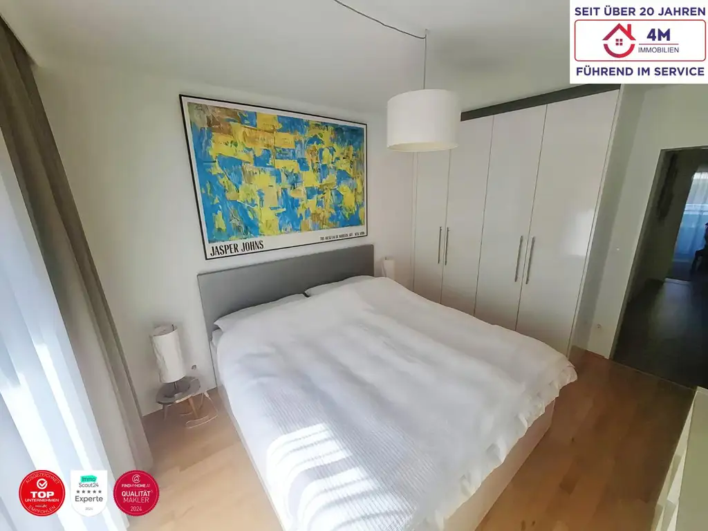 Elegante Stadtwohnung mit Balkon & Stil