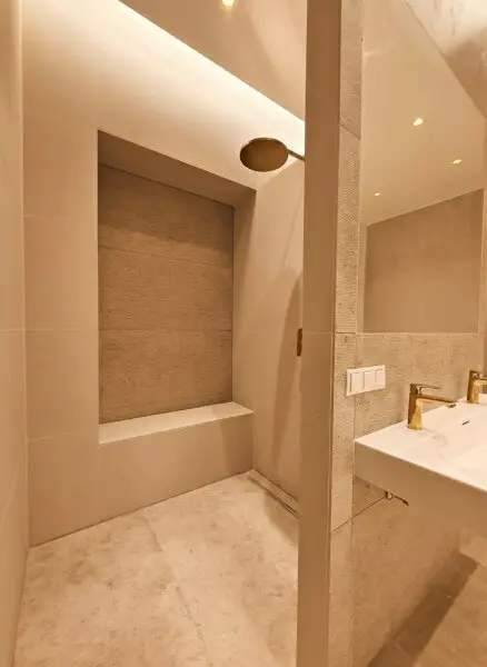 High-end Badezimmer - Walk-In-Dusche