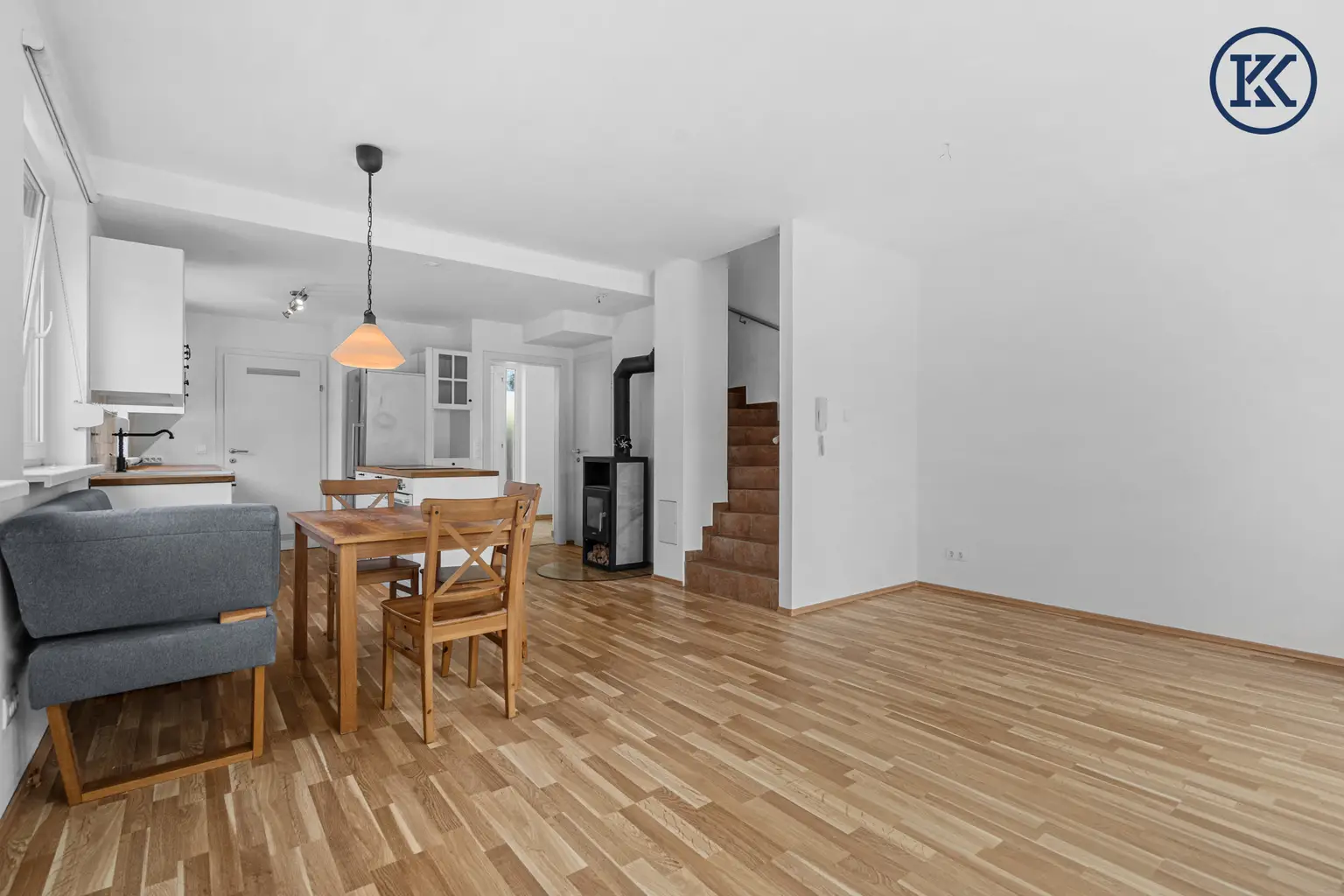 Zuhause im Grünen – Lichtdurchflutete Wohnung mit Dachterrasse & Gartenoase