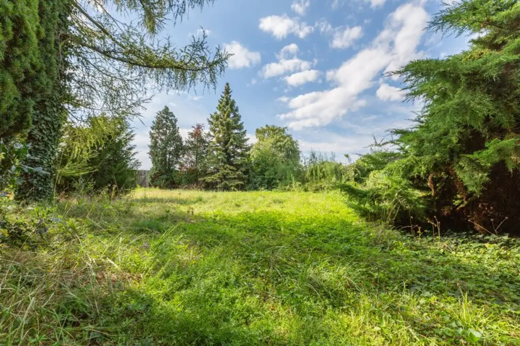 Ortszentrum Hennersdorf: Wunderschönes Wohnbau-Grundstück im Kerngebiet (12 Wohneinheiten)