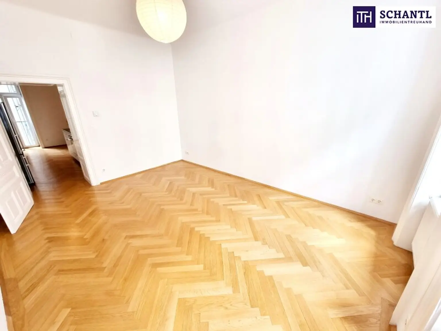 Anschauen und einziehen! Entzückende Altbauwohnung in ruhiger Seitengasse! Tolle Raumaufteilung + Loggia möglich + Perfekte Infrastruktur! Jetzt zugreifen!