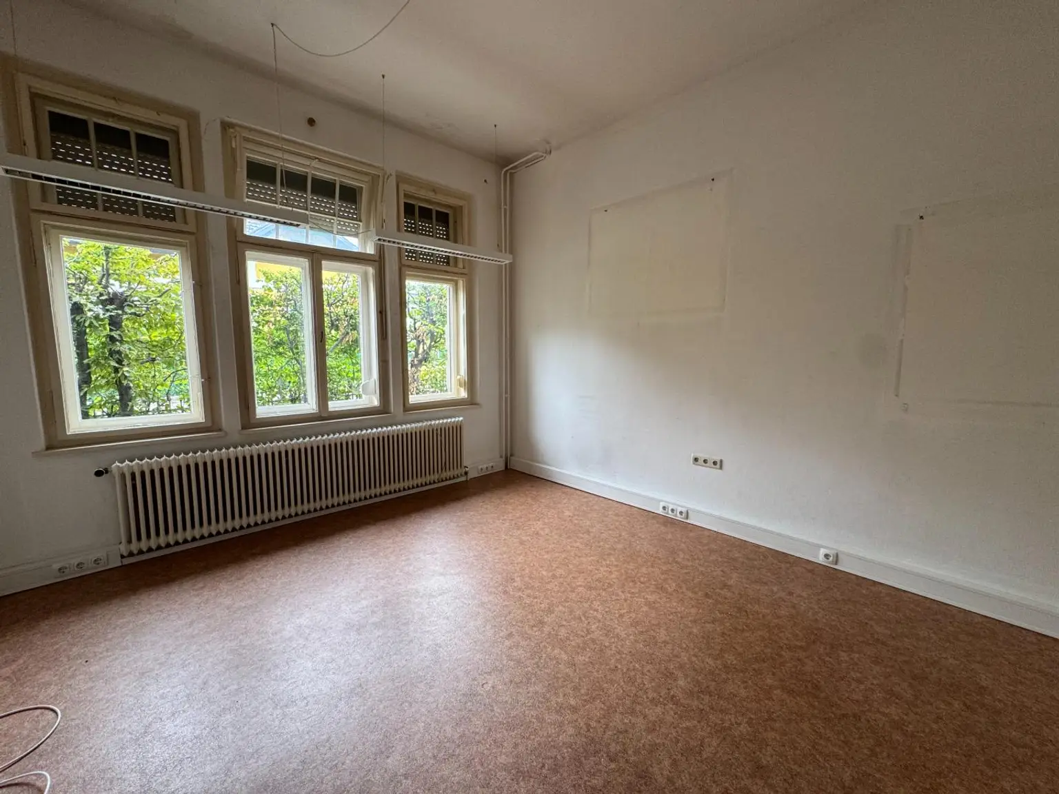 Charmante Villa - mit viel Potenzial und Geschichte auf großem Grund