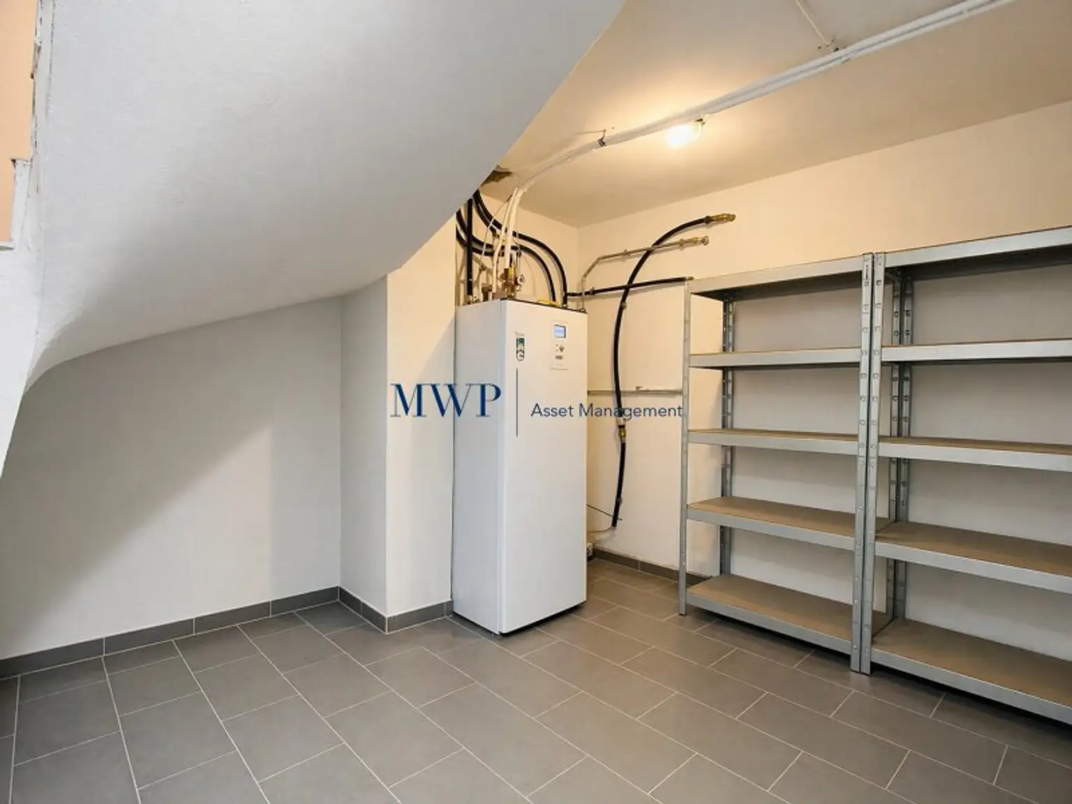 Freistehendes Einfamilienhaus mit 6-Zimmern plus Keller in Esslinger Ruhelage – diskret gelegen auf Eigengrund