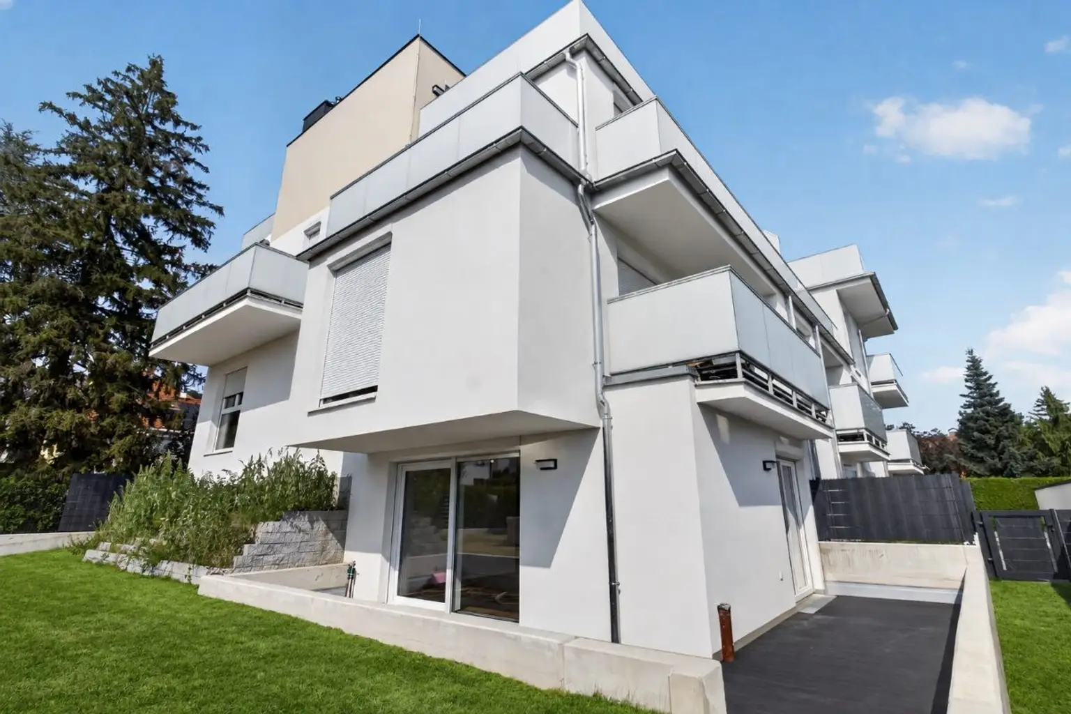 T | THE GREEN 15 ++ VIER ZIMMER GARTENOASE | Prima Service Immobilien