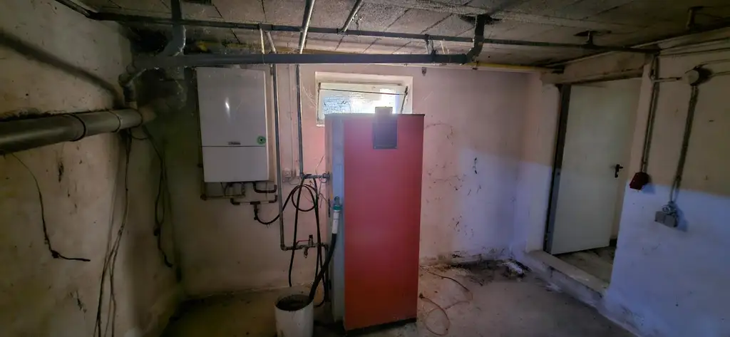 Sanierungsbedürftiges Haus mit Potenzial in attraktiver Lage - ab sofort verfügbar!