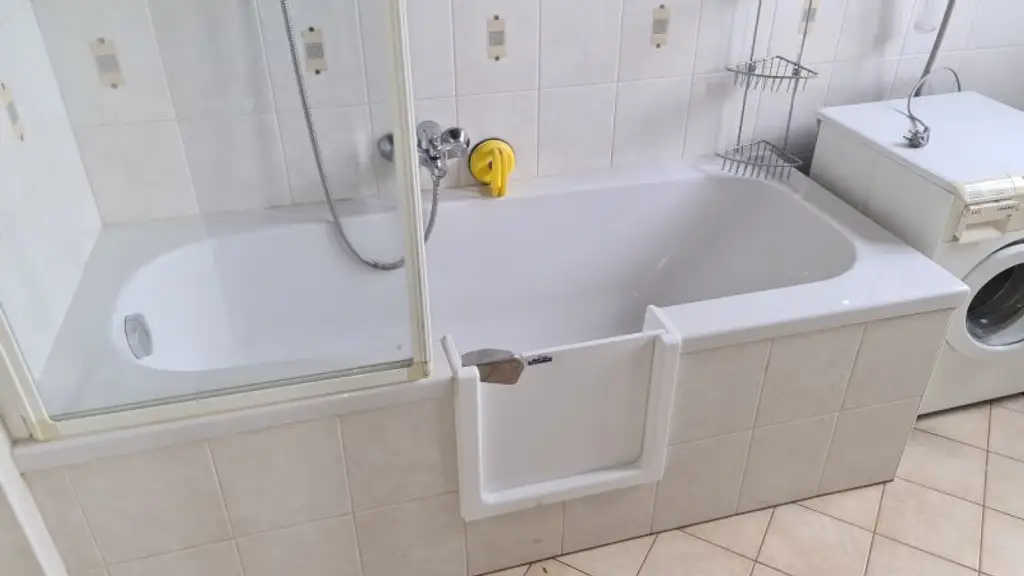 3 Zimmer-Wohnung mit Loggia und Einzelgarage in guter Lage
