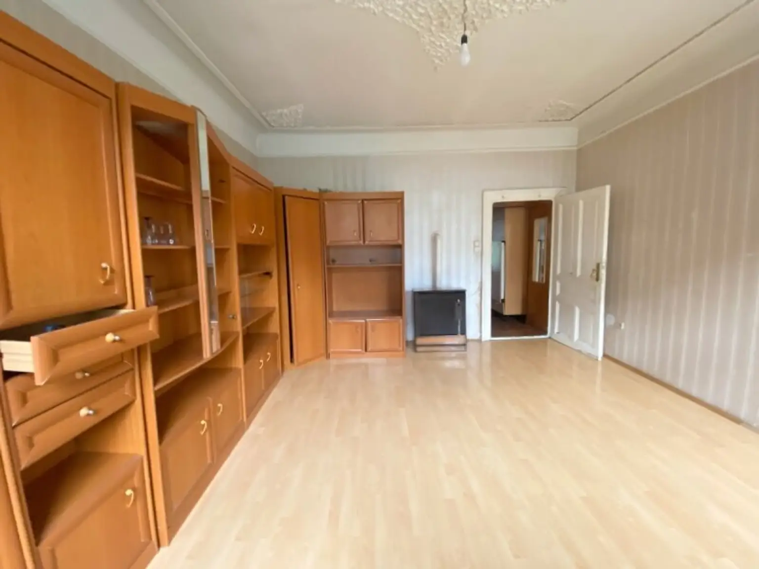 ALTBAU zu SANIEREN, SONNIG und RUHIG NÄHE U3 !
