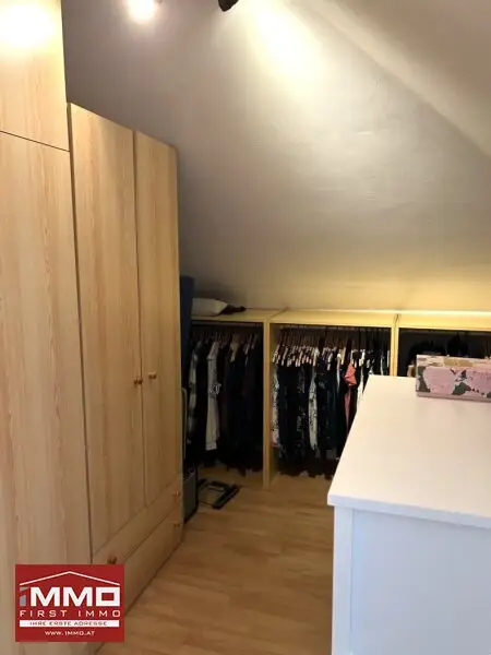 *NEUER PREIS* - TRAUMHAFTE DACHGESCHOSSWOHNUNG MIT LOGGIA IN LANGENZERSDORF