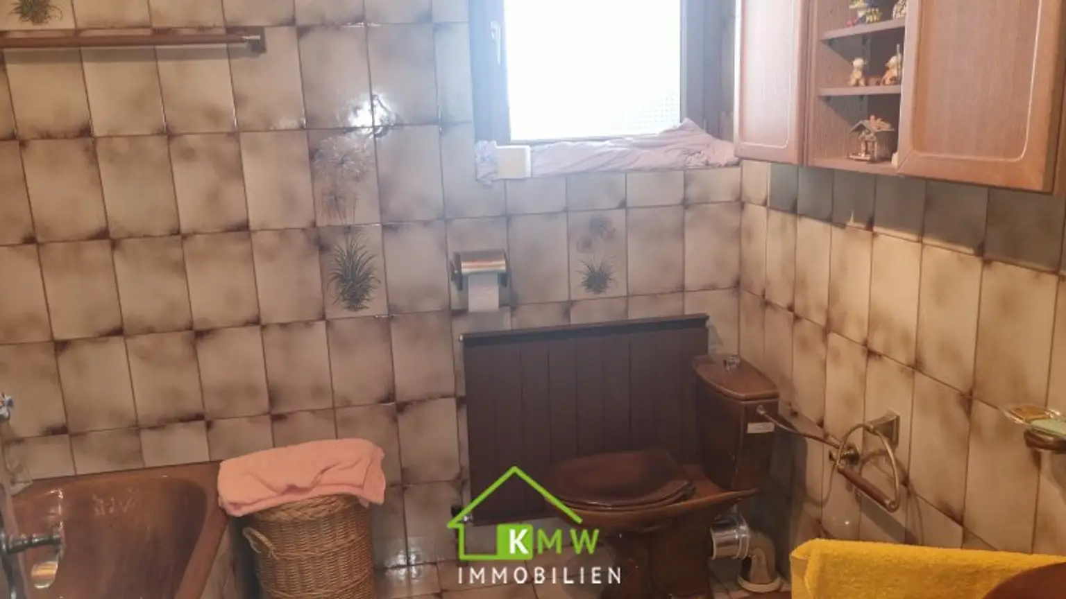 E I N Z E L L A G E !!! Wohnhaus mit traumhaften Garten