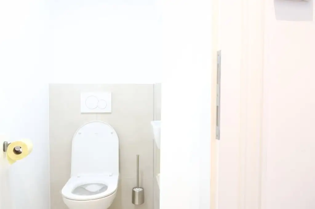 Wunderschöne und generalsanierte 2- Zimmer Altbauwohnung in Top Lage!!!