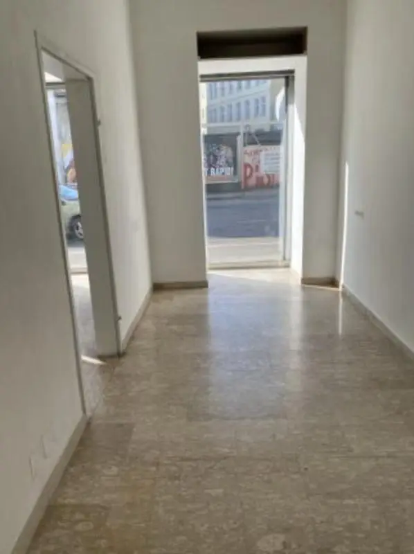 Geschäftslokal, modernes Geschäftslokal / Büro / Praxis - große Auslageflächen