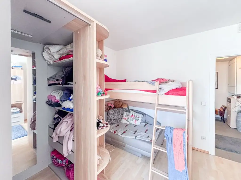 Sonnige DG-Maisonette-Wohnung in Stockerau – viel Platz für die ganze Familie!