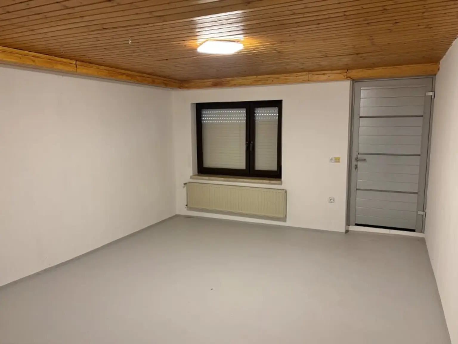 ** FAMILYS BEST **   Reinersdorf !! Bungalow mit ca. 122 m2 Wfl. in ruhiger, idyllischer Ortsrandlage mit ca. 1.200 m2 Eigengrund !!