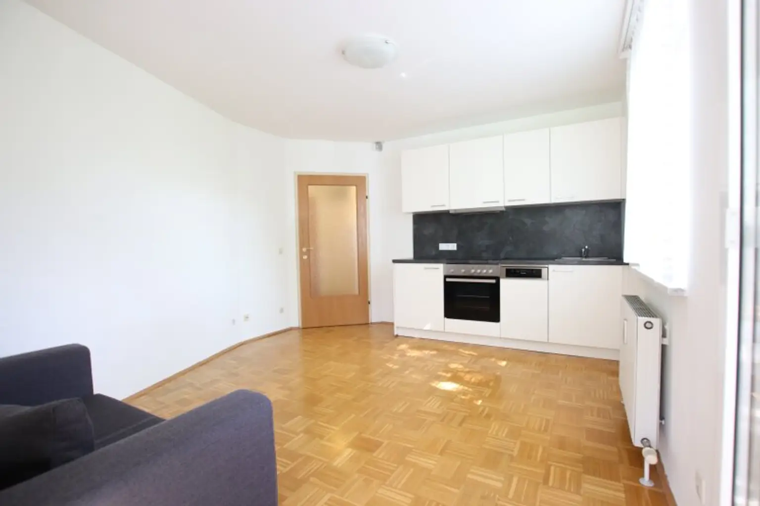 Schöne 2 Zi Wohnung mit Loggia in Waidmannsdorf