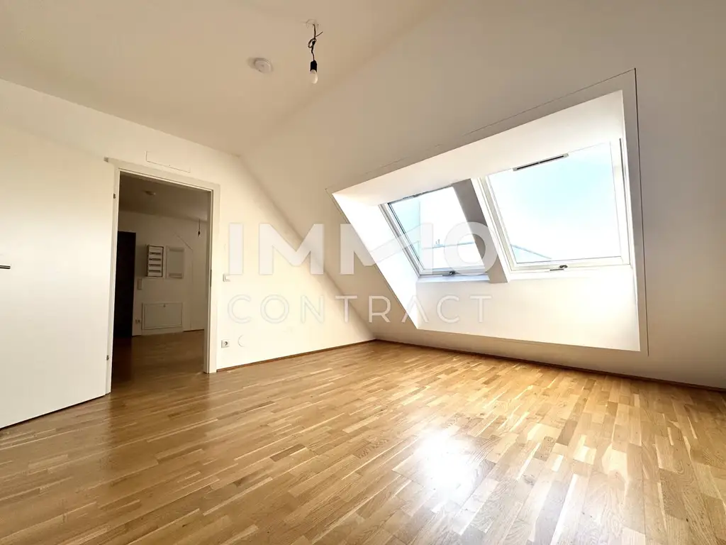 Sonnige 2-Zimmer-Dachgeschosswohnung mit riesiger Terrasse und perfekter Raumausnutzung