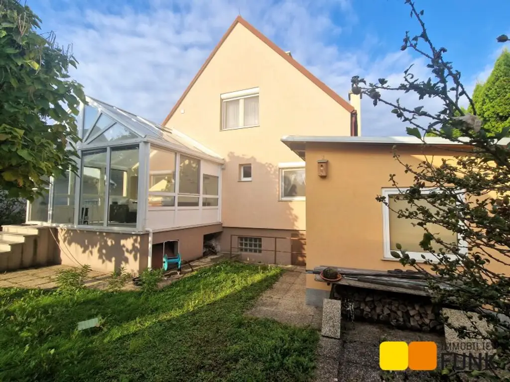 Gepflegtes Einfamilienhaus mit großem Garten
