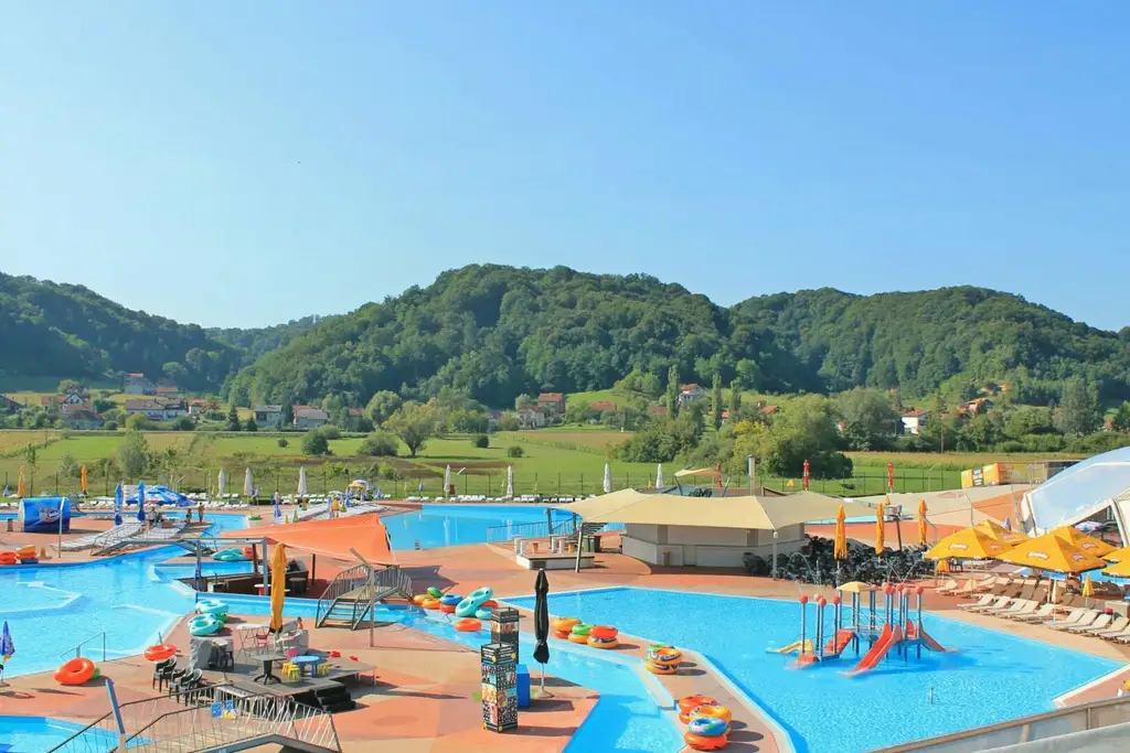 Zentral-Kroatien: Etwas für Schnäppchenjäger ! Herrliche Tiny Haus Grundstücke