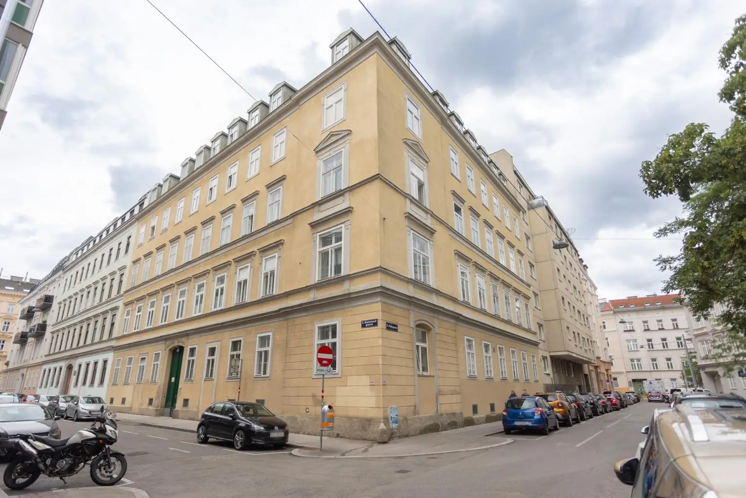 Wohlfühlen im Karmeliterviertel – 2 Zimmer mit Altbauflair