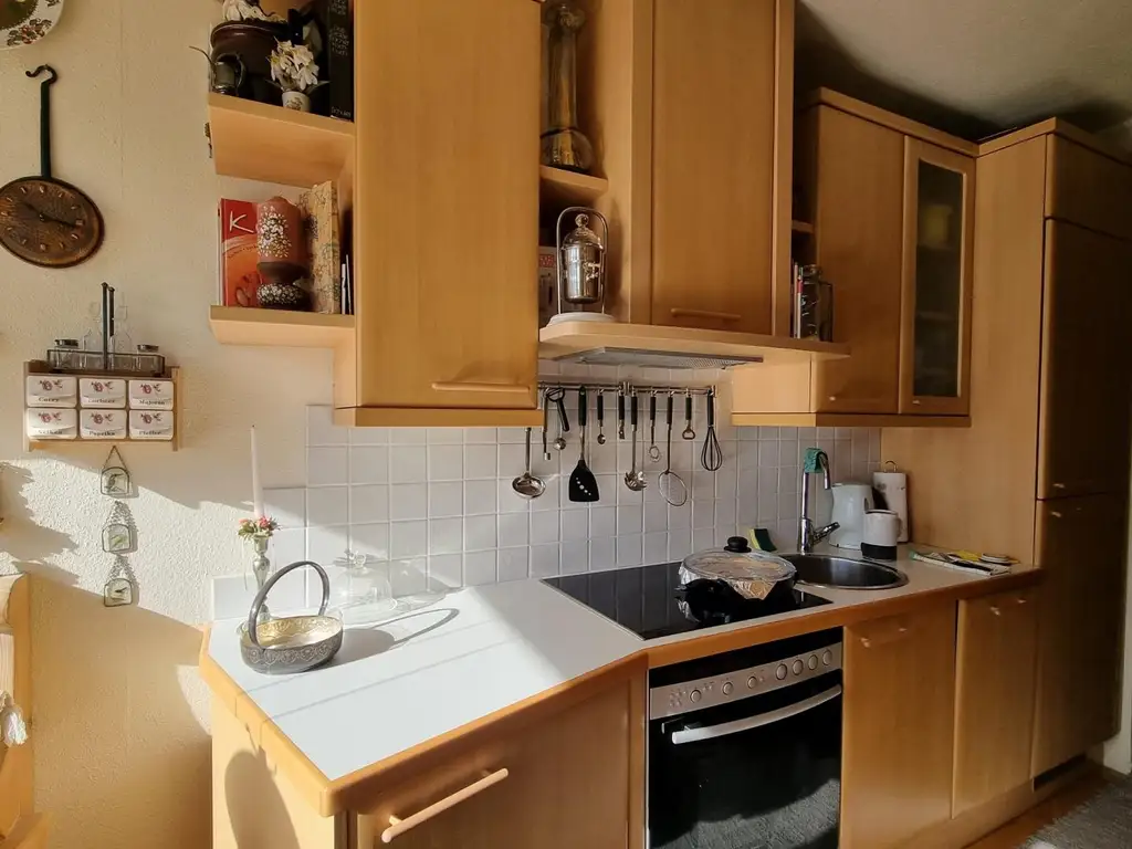 SEHR GEPFLEGTE 3-ZIMMERWOHNUNG MIT GRÜNBLICK