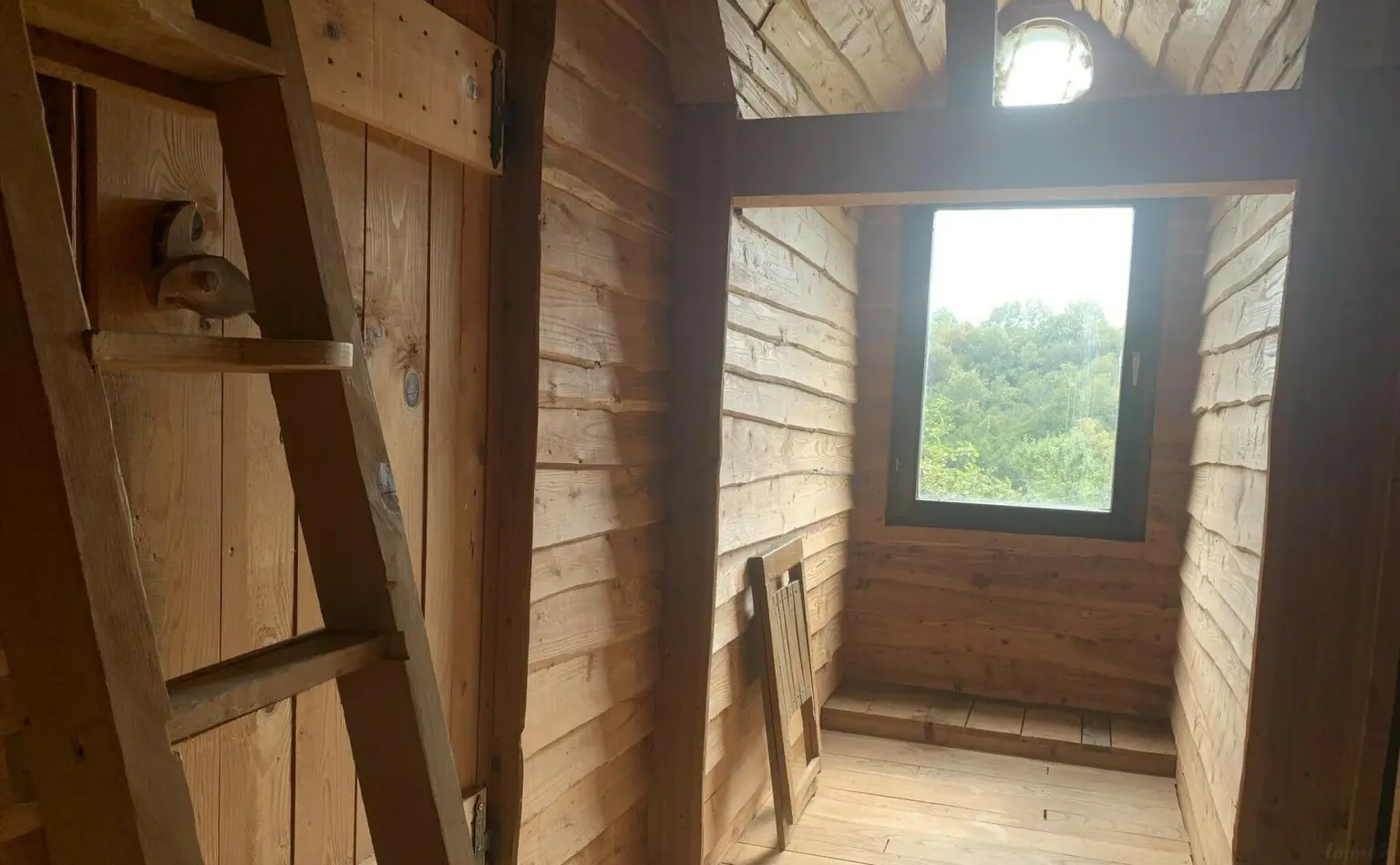 Anwesen 20 ha + Haus -18