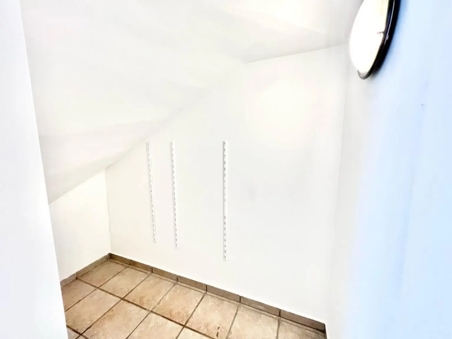 Maisonette-Traum auf zwei Ebenen – Terrasse, Galerie, Tiefgarage & perfekte Anbindung I Fernwärme  !
