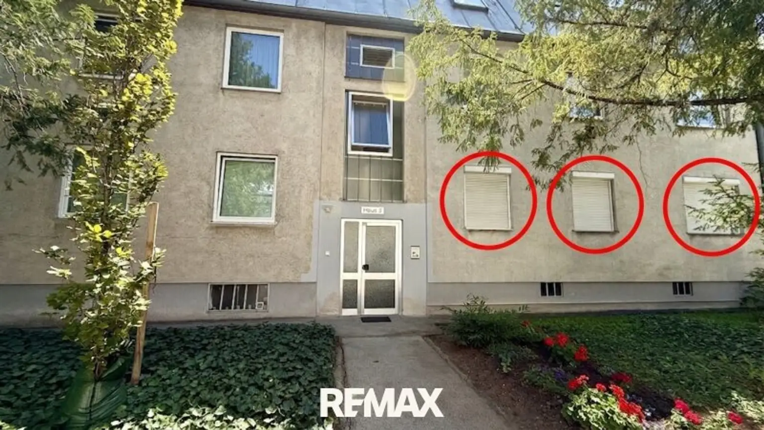 Hauseingang Ansicht Stiege 2 Fensterfront Top 1