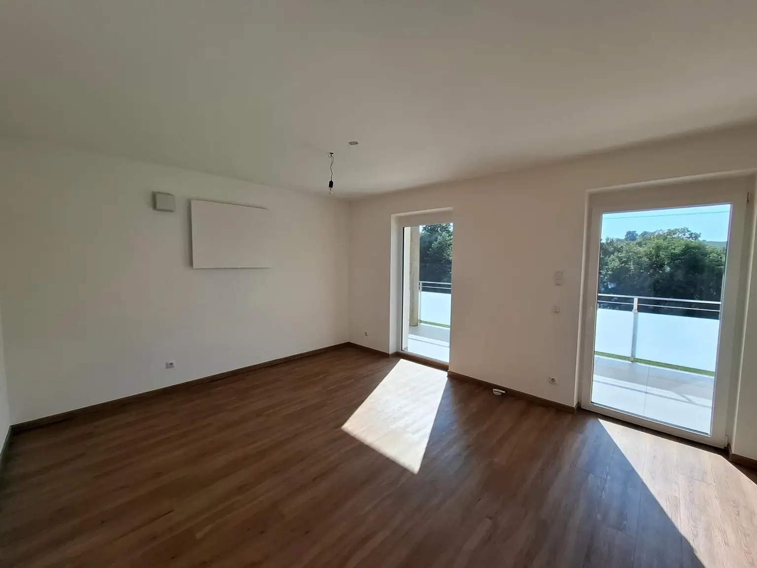 4-Zimmer-Wohnung im 1. OG eines kleinen Mehrparteienhauses zu vermieten