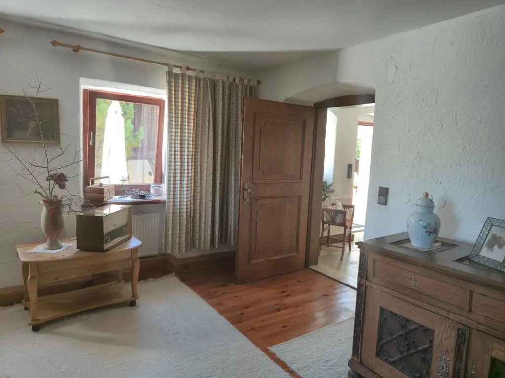 Wunderschöner Dreikanthof in Ruhelage mit Reithalle