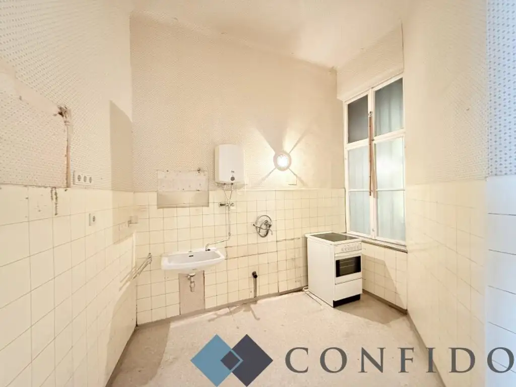 Sanieren nach eigene Vorstellungen - 3 Zimmer Altbauwohnung in der Kaiserstraße!