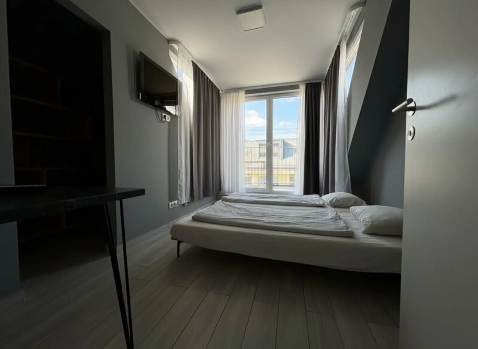 Exklusive Dachgeschoss-Wohnung: 4 Zimmer & 3 Terrassen (Heizkosten inkl.)