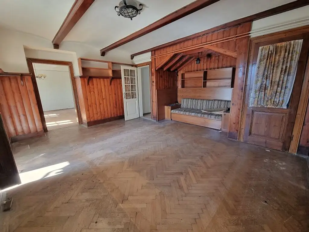 Ob alte Villa-neuer Bau, auf Riesengrund nach Süden schau!