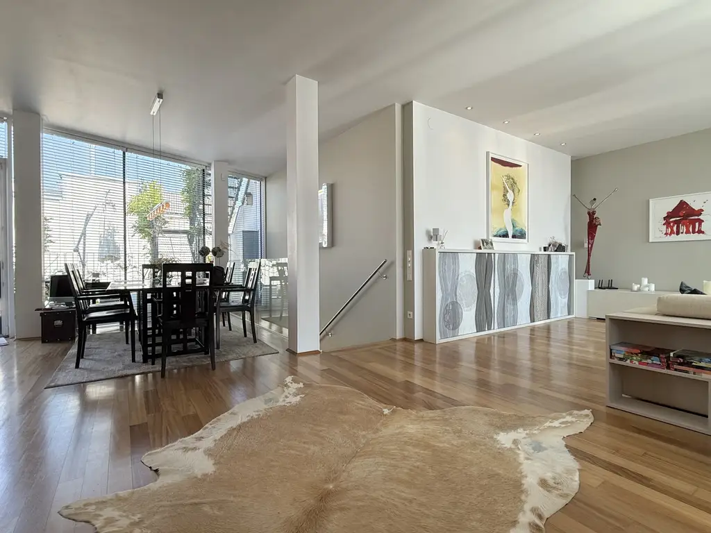 Grüner Dachgarten mit Blick über Wien I exklusive DG - Wohnung I Großzügige Fensterflächen mit Rollläden I Klimaanlage